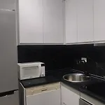 Tek Kompleksi Fishta Apartment Velipoje