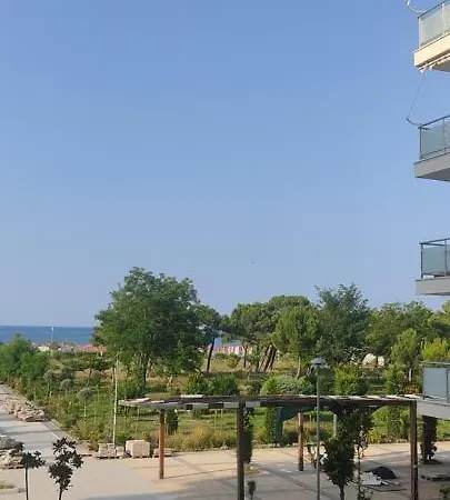 Tek Kompleksi Fishta Apartment