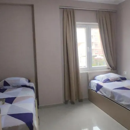 Tek Kompleksi Fishta Apartment