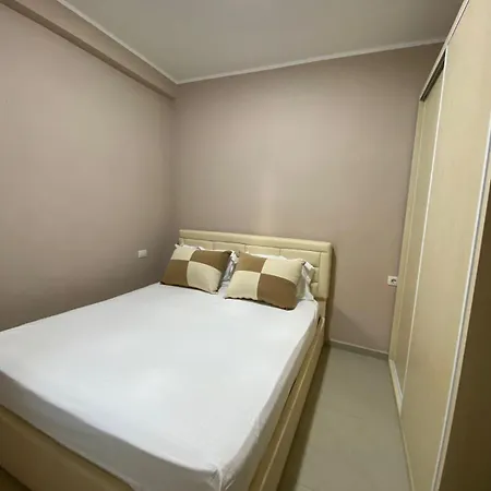 Tek Kompleksi Fishta Apartment Velipoje