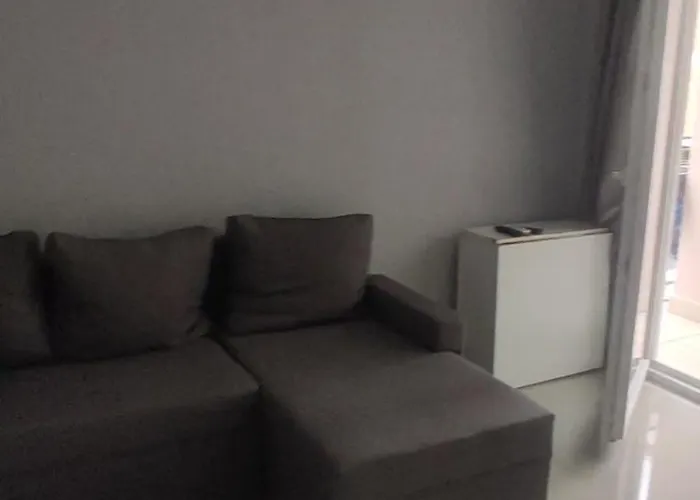 Tek Kompleksi Fishta * Velipojë