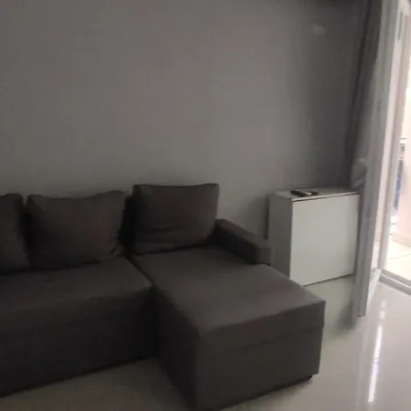 Tek Kompleksi Fishta * Velipojë