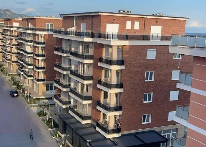 Tek Kompleksi Fishta Apartment