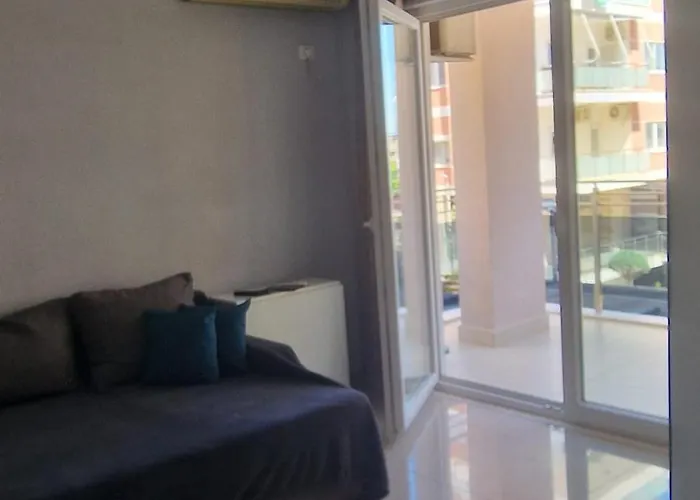 Tek Kompleksi Fishta Apartment Velipojë